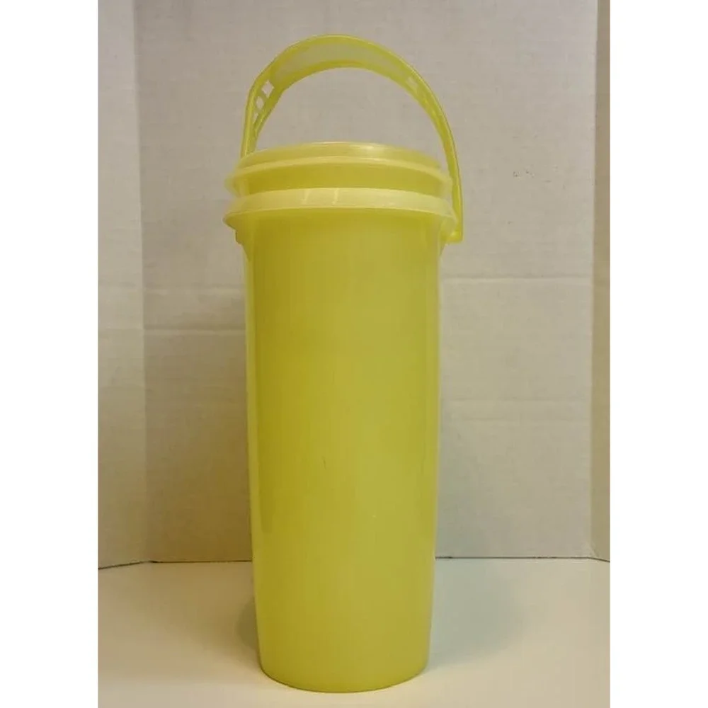 Vintage Yellow Tupperware Pitcher w Lid Handle‎ Retro Kitchen Made USA Flawed